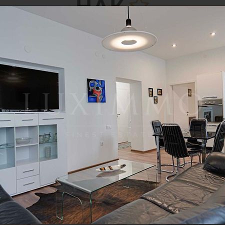 A Lovely 2 Bedroom Apartment In The Heart Of Sofia Exterior photo