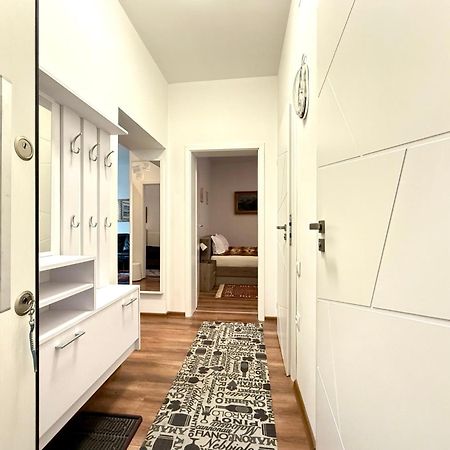 A Lovely 2 Bedroom Apartment In The Heart Of Sofia Exterior photo